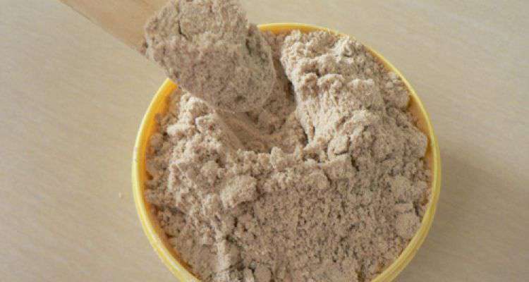 Biết cách kết hợp cám gạo và sữa tươi để trắng da toàn thân